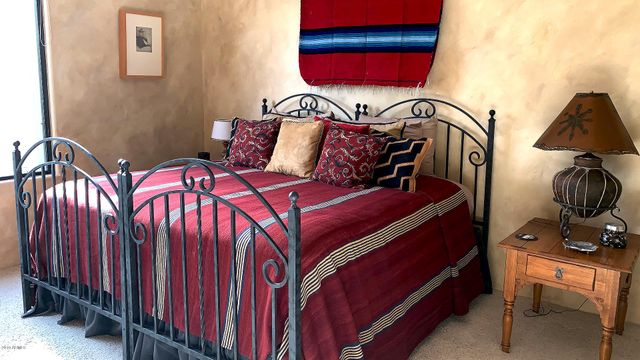 10663 E FERNWOOD Lane, Scottsdale, AZ 85262