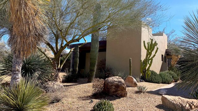 10663 E FERNWOOD Lane, Scottsdale, AZ 85262