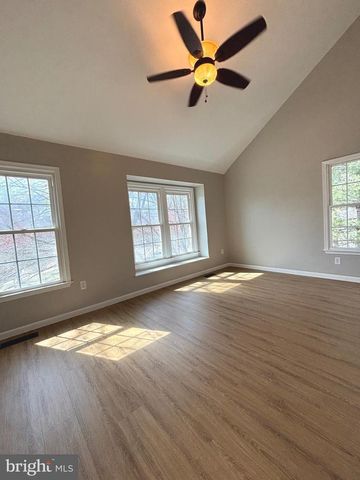 4116 HAMPSTEAD LN, Woodbridge, VA 22192