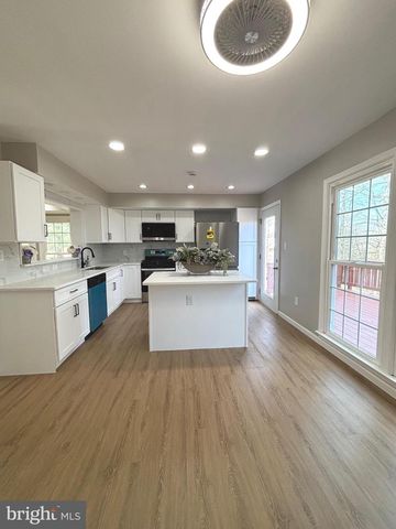 4116 HAMPSTEAD LN, Woodbridge, VA 22192