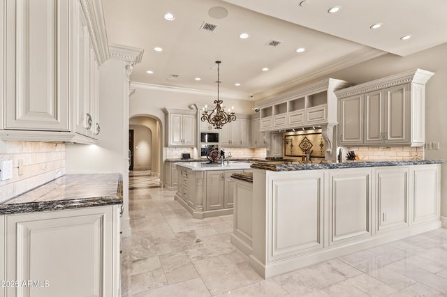 6636 N LOST DUTCHMAN Drive, Paradise Valley, AZ 85253