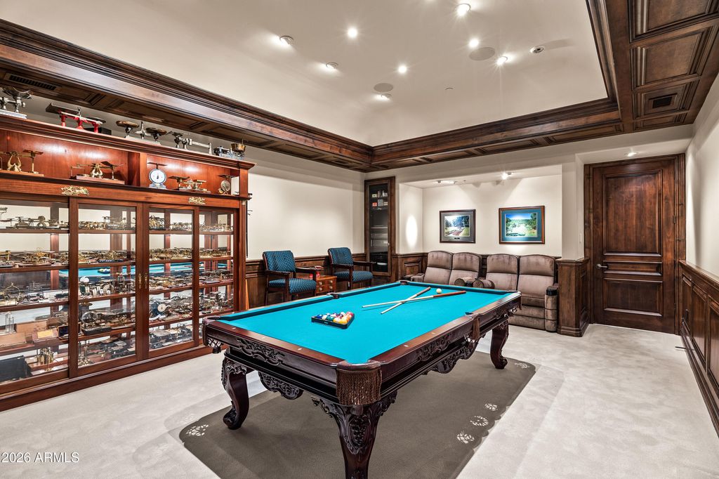 Image 23 of property listing at 6636 N LOST DUTCHMAN Drive, Paradise Valley, AZ 85253