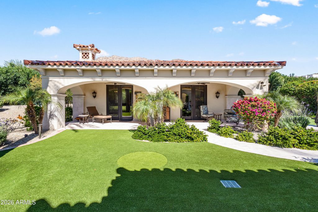 Image 28 of property listing at 6636 N LOST DUTCHMAN Drive, Paradise Valley, AZ 85253