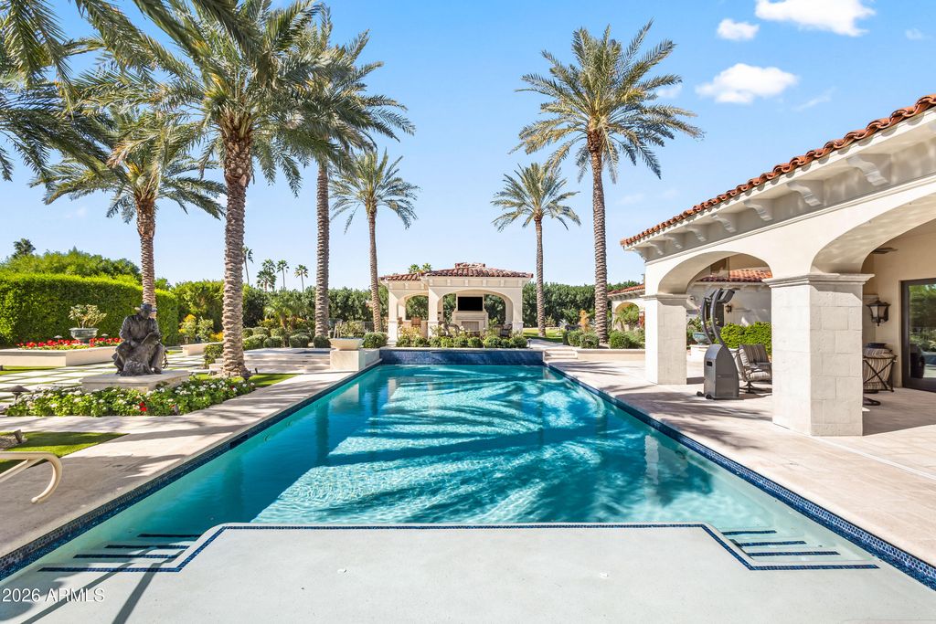 Image 33 of property listing at 6636 N LOST DUTCHMAN Drive, Paradise Valley, AZ 85253