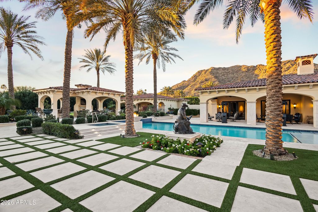 Image 45 of property listing at 6636 N LOST DUTCHMAN Drive, Paradise Valley, AZ 85253
