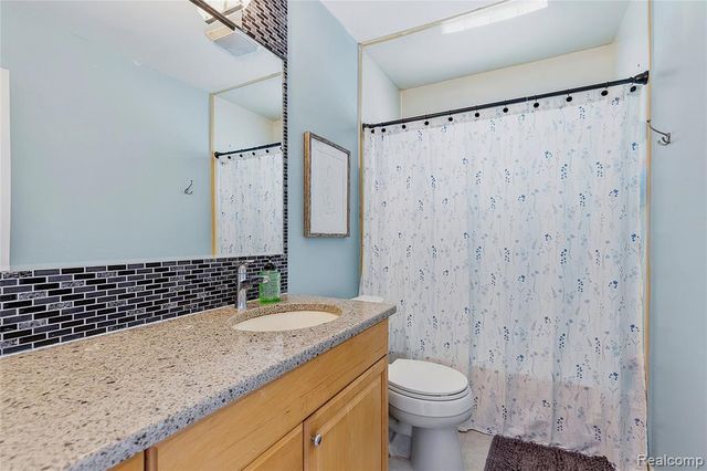 22159 W Brandon Street, Farmington, MI 48336