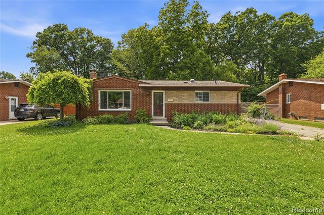 22159 W Brandon Street, Farmington, MI 48336