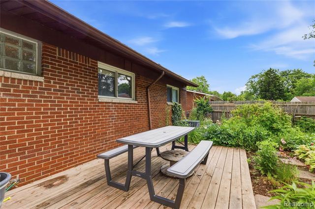 22159 W Brandon Street, Farmington, MI 48336