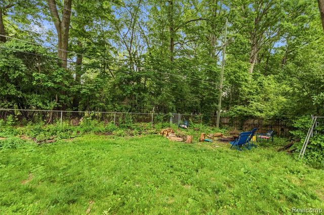 22159 W Brandon Street, Farmington, MI 48336