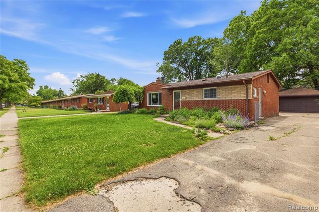 22159 W Brandon Street, Farmington, MI 48336