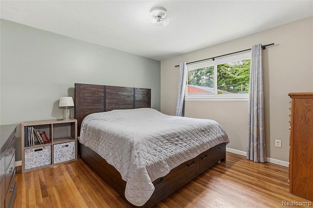 22159 W Brandon Street, Farmington, MI 48336