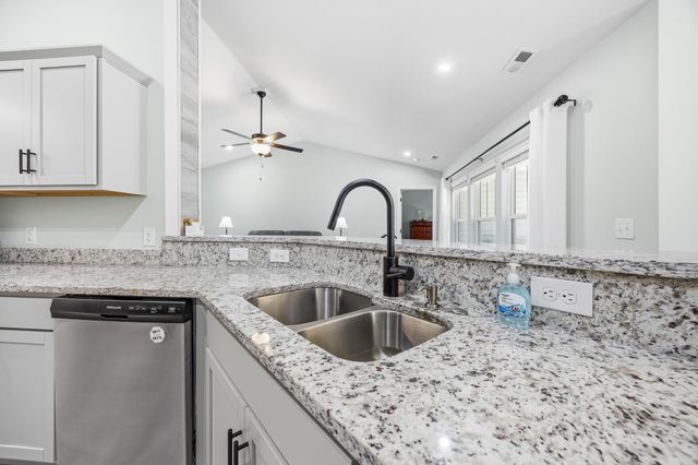 4177 Charleston Oaks Dr, Loris, SC 29569