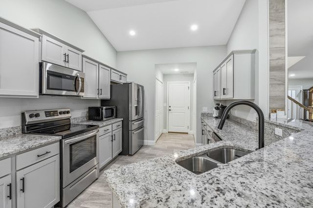 4177 Charleston Oaks Dr, Loris, SC 29569