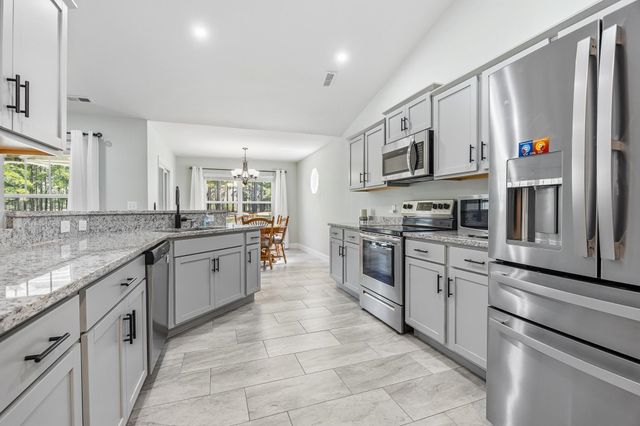 4177 Charleston Oaks Dr, Loris, SC 29569