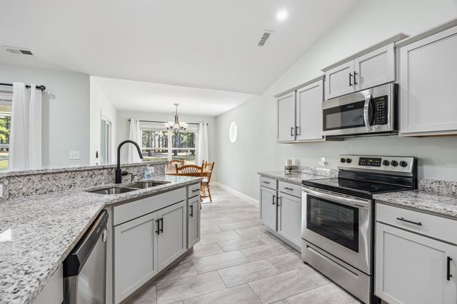 4177 Charleston Oaks Dr, Loris, SC 29569