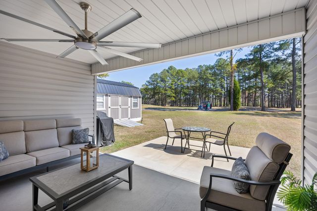 4177 Charleston Oaks Dr, Loris, SC 29569