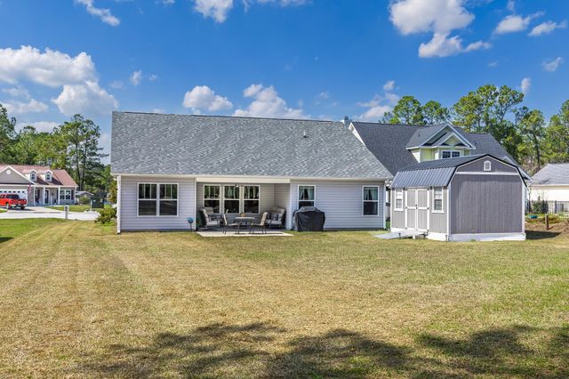 4177 Charleston Oaks Dr, Loris, SC 29569