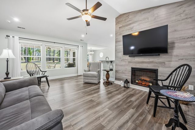 4177 Charleston Oaks Dr, Loris, SC 29569