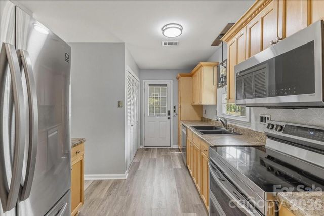 2516 Turnberry Lane, Charlotte, NC 28210