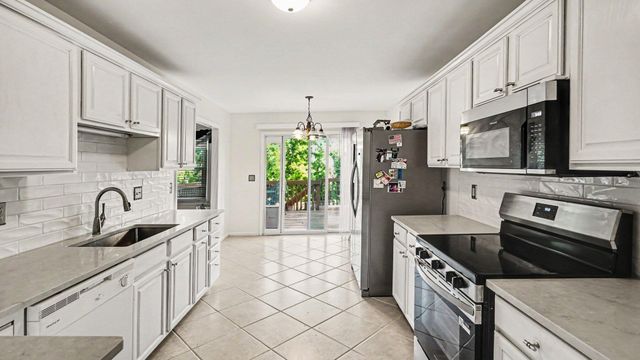 1001 Crimson Creek Drive, Lexington, KY 40509