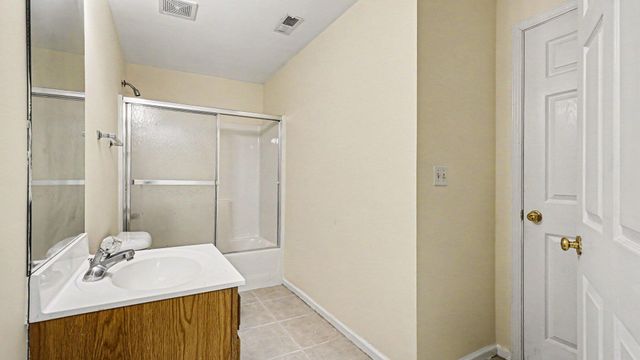 1001 Crimson Creek Drive, Lexington, KY 40509