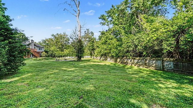 1001 Crimson Creek Drive, Lexington, KY 40509