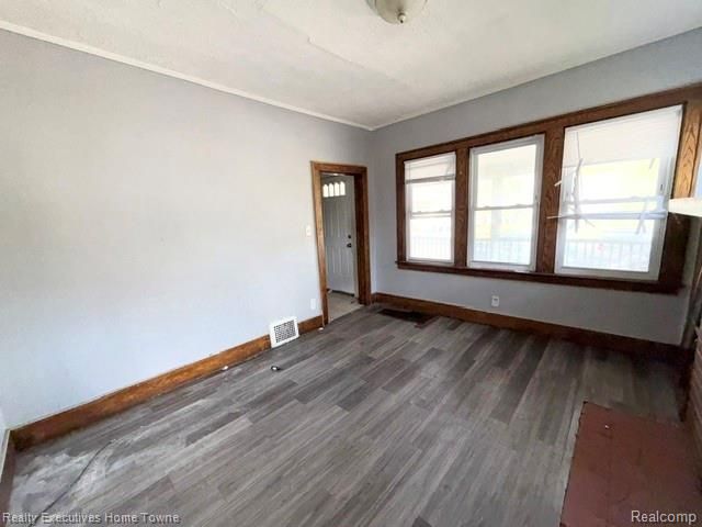 2569 Alter Road, Detroit, MI 48215