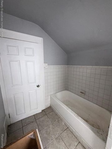 2569 Alter Road, Detroit, MI 48215