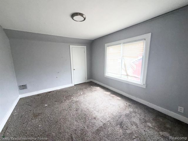 2569 Alter Road, Detroit, MI 48215