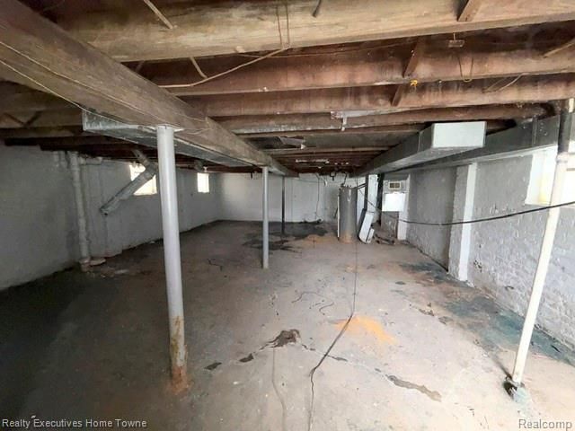 2569 Alter Road, Detroit, MI 48215