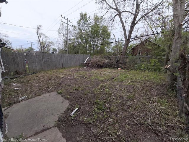 2569 Alter Road, Detroit, MI 48215