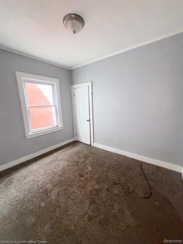 2569 Alter Road, Detroit, MI 48215