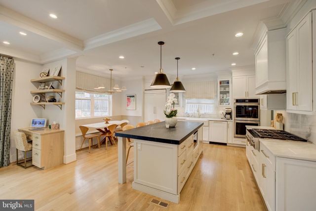 5627 KNOLLWOOD RD, Bethesda, MD 20816