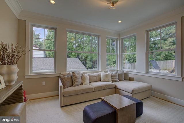 5627 KNOLLWOOD RD, Bethesda, MD 20816