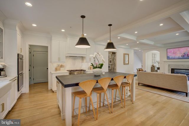 5627 KNOLLWOOD RD, Bethesda, MD 20816