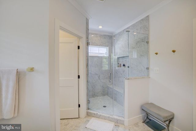 5627 KNOLLWOOD RD, Bethesda, MD 20816