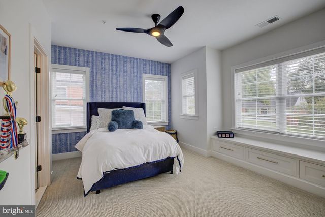5627 KNOLLWOOD RD, Bethesda, MD 20816