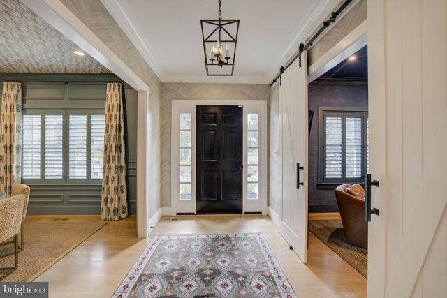 5627 KNOLLWOOD RD, Bethesda, MD 20816