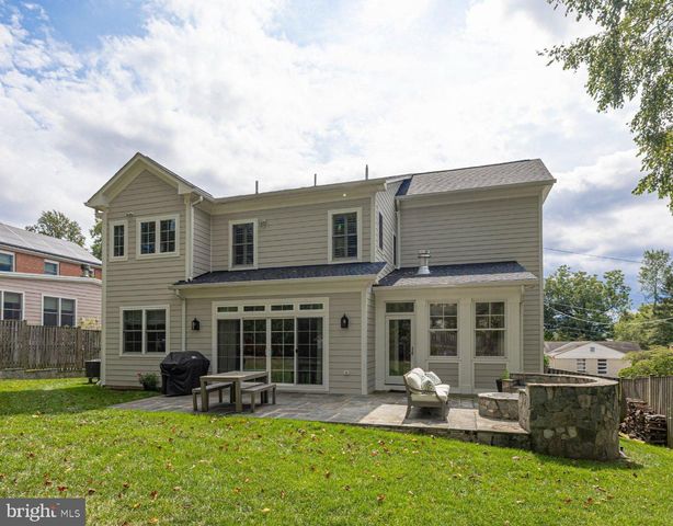 5627 KNOLLWOOD RD, Bethesda, MD 20816
