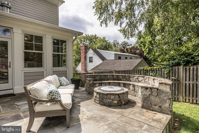 5627 KNOLLWOOD RD, Bethesda, MD 20816