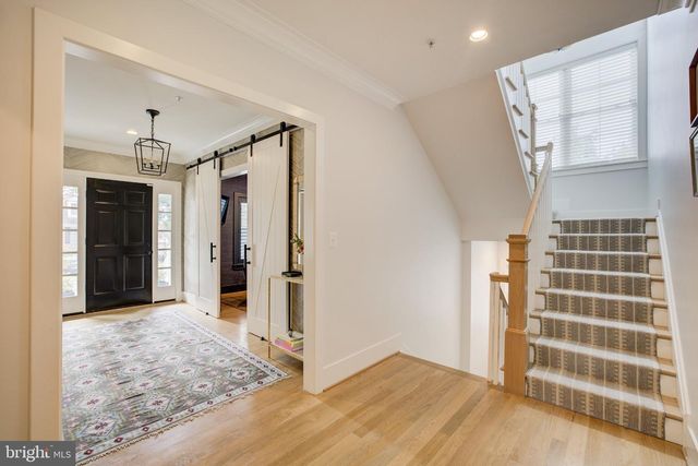 5627 KNOLLWOOD RD, Bethesda, MD 20816
