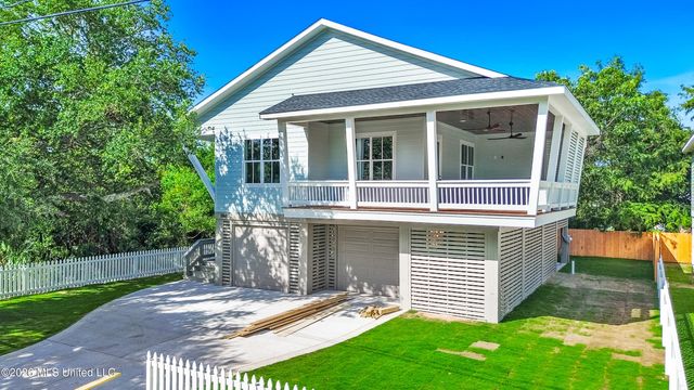 260 Clark Avenue, Pass Christian, MS 39571