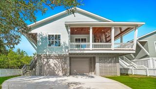 260 Clark Avenue, Pass Christian, MS 39571