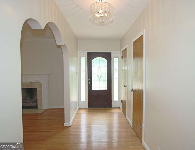 257 Chalmers Drive NW, Atlanta, GA 30318