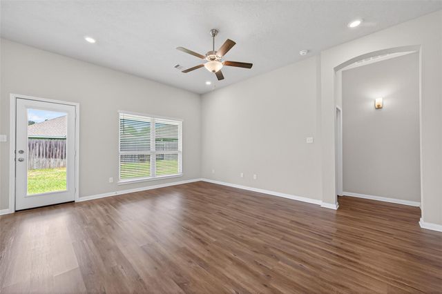 14370 S Summerchase Circle, Willis, TX 77318