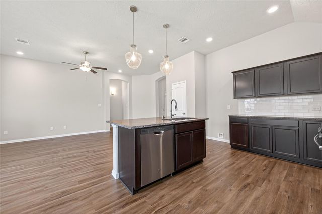 14370 S Summerchase Circle, Willis, TX 77318