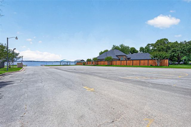 14370 S Summerchase Circle, Willis, TX 77318