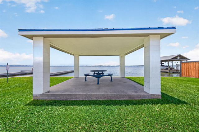 14370 S Summerchase Circle, Willis, TX 77318