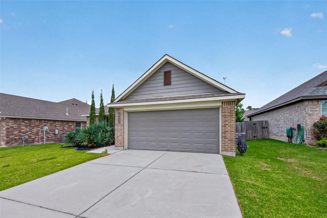 14370 S Summerchase Circle, Willis, TX 77318