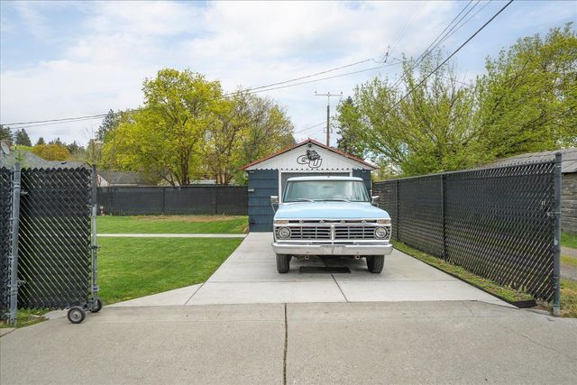 2141 W Cleveland Ave, Spokane, WA 99205
